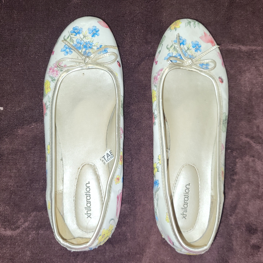 Xhilaration Cream Floral Ballet Flats